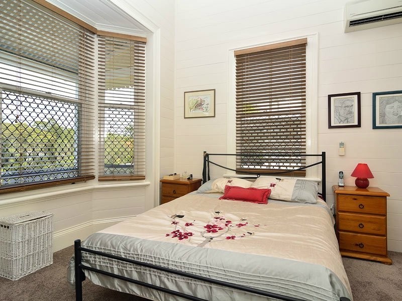 8 Salisbury Road, Ipswich QLD 4305