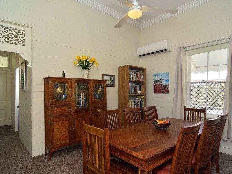 8 Salisbury Road, Ipswich QLD 4305