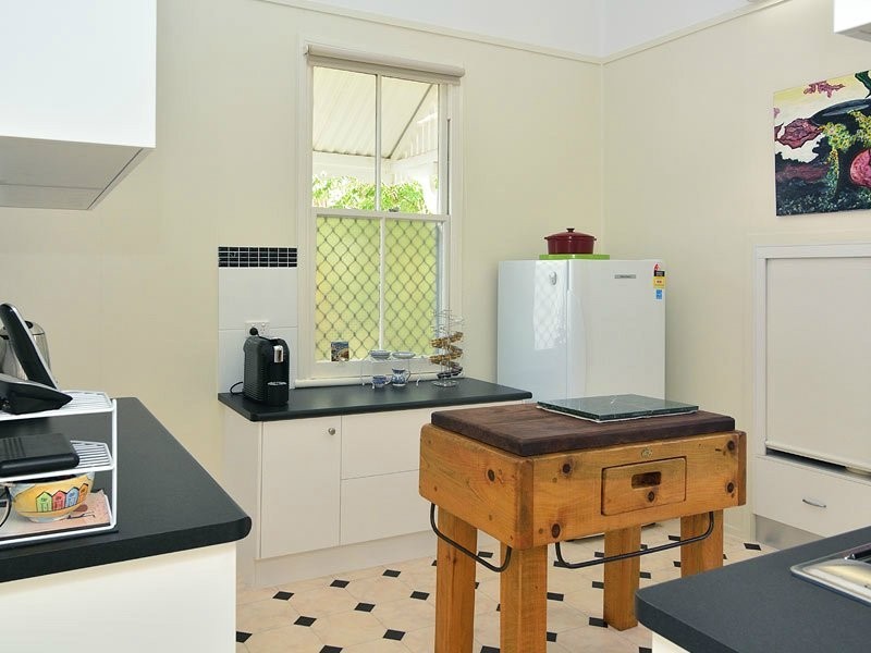 8 Salisbury Road, Ipswich QLD 4305