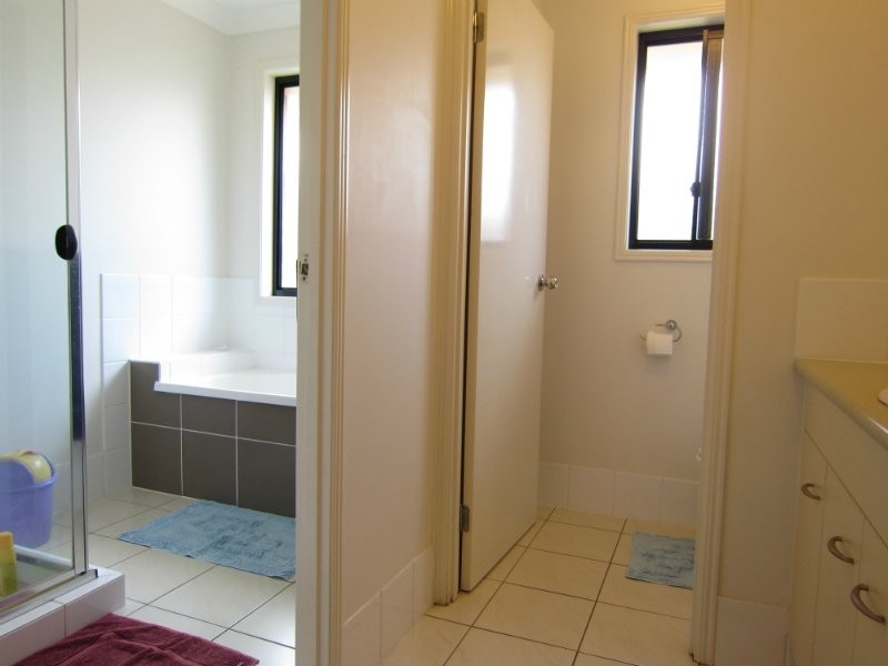 74 Anna Drive, Raceview QLD 4305
