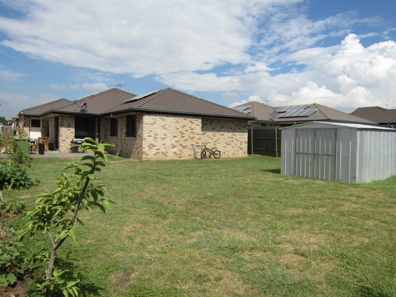 74 Anna Drive, Raceview QLD 4305
