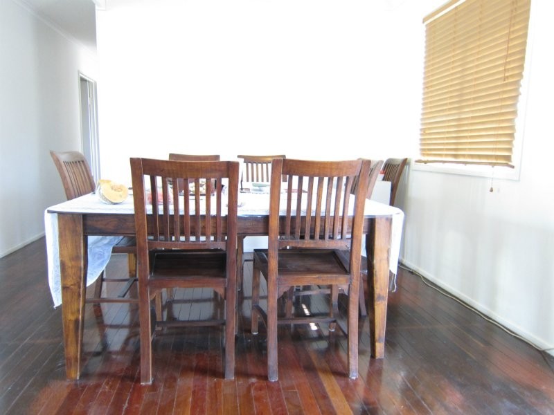 185 South Station Road, Silkstone QLD 4304