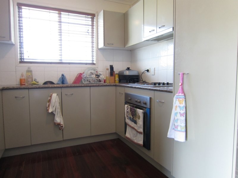 185 South Station Road, Silkstone QLD 4304