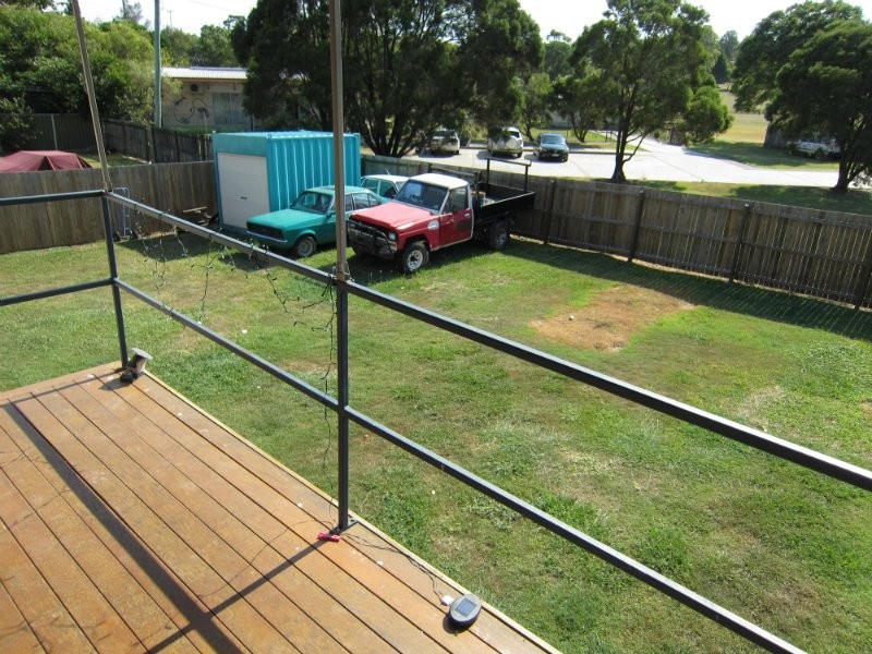 185 South Station Road, Silkstone QLD 4304