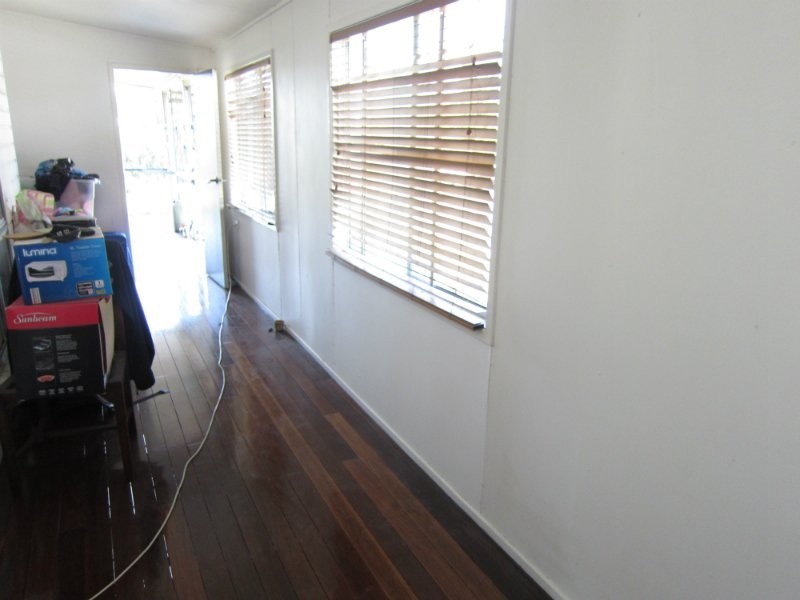 185 South Station Road, Silkstone QLD 4304