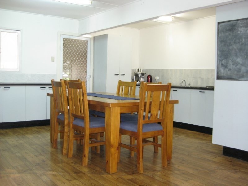 8 Bell Street, Walloon QLD 4306