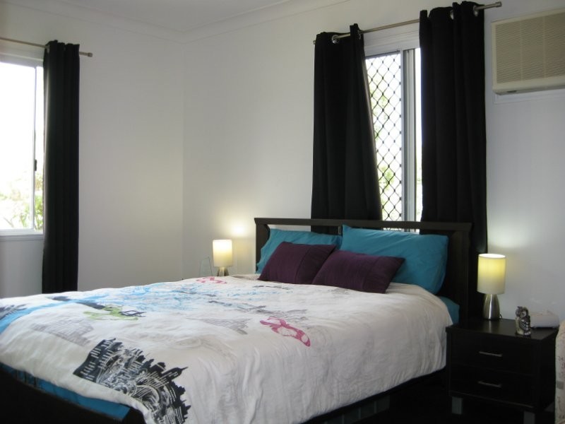 8 Bell Street, Walloon QLD 4306