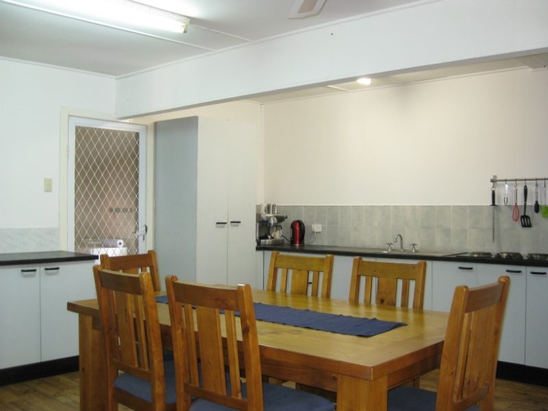 8 Bell Street, Walloon QLD 4306