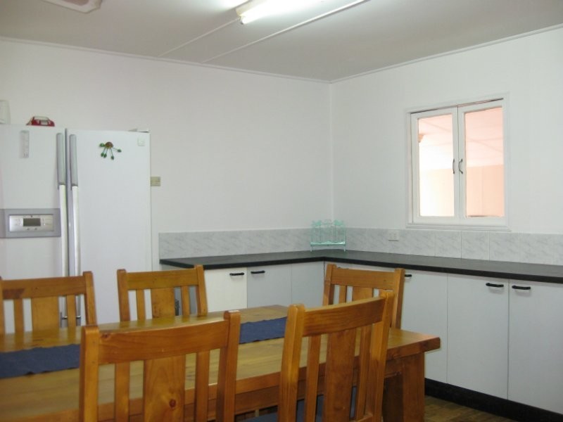 8 Bell Street, Walloon QLD 4306