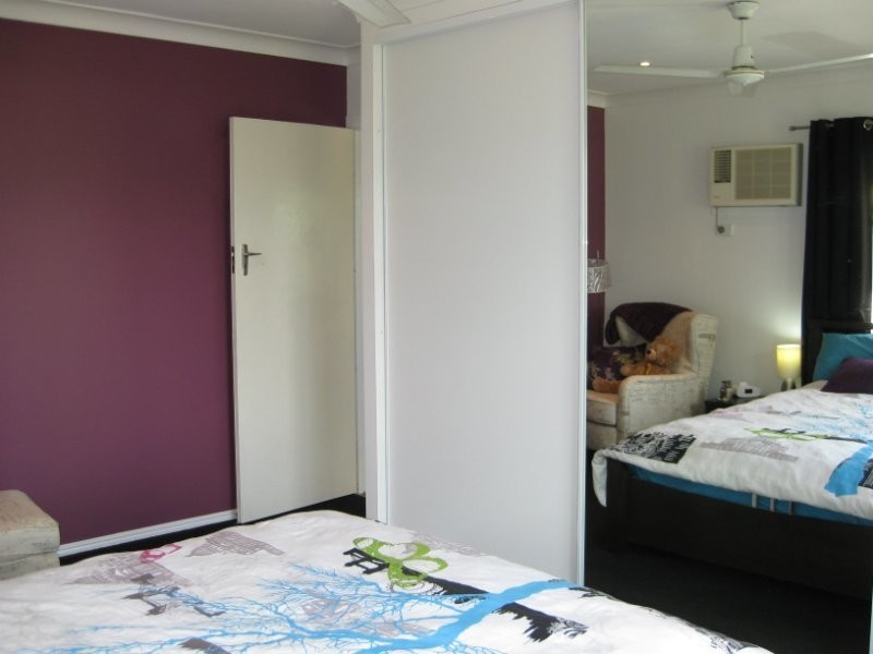 8 Bell Street, Walloon QLD 4306