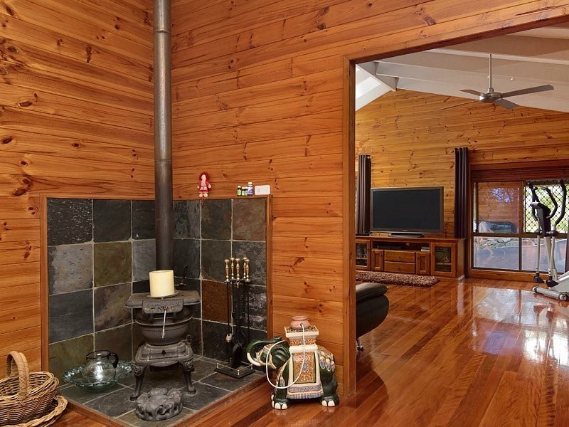 228 Blackwall Road, Chuwar QLD 4306