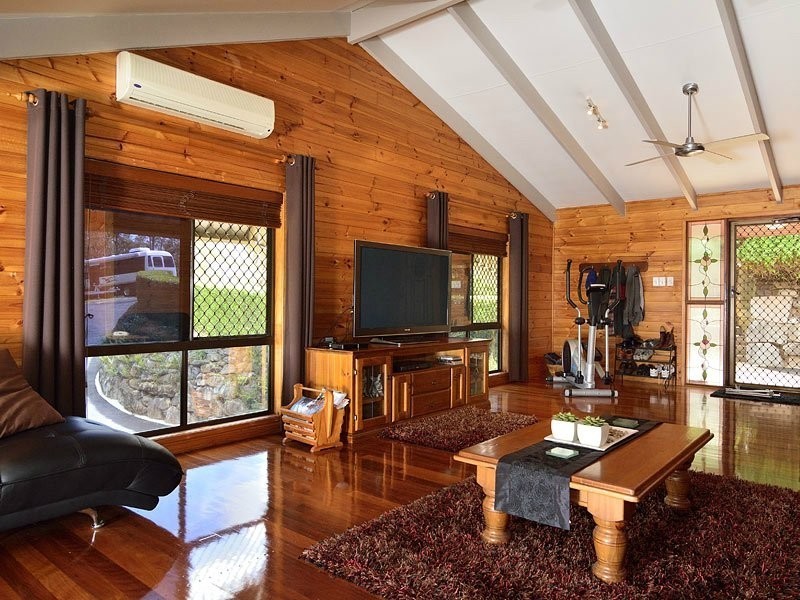 228 Blackwall Road, Chuwar QLD 4306