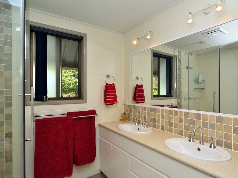228 Blackwall Road, Chuwar QLD 4306