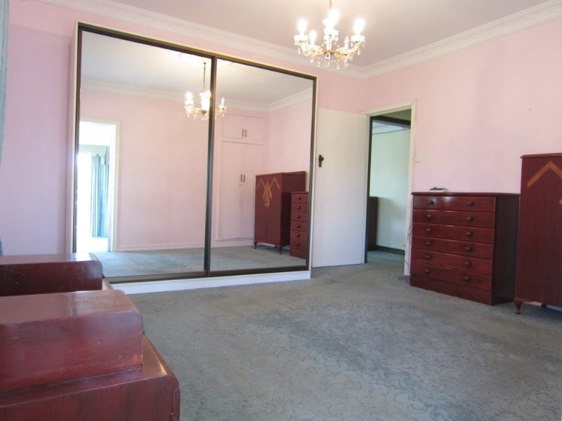 31 Phillip Street, One Mile QLD 4305