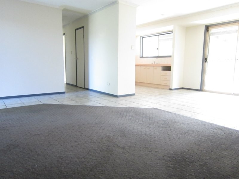 8 Battersby Street, One Mile QLD 4305