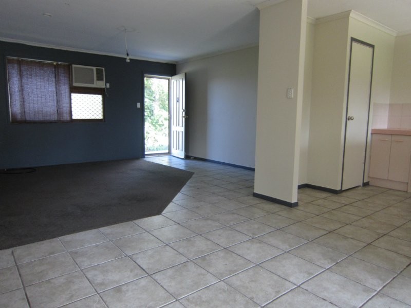 8 Battersby Street, One Mile QLD 4305