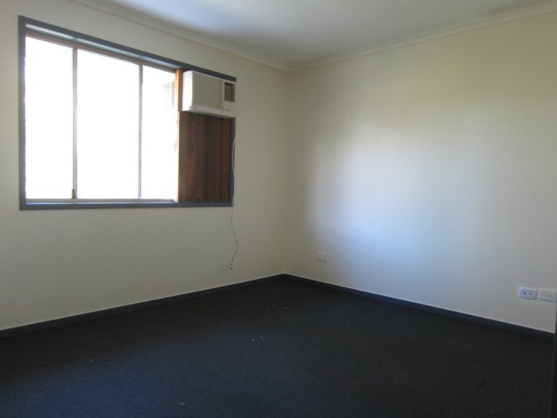 8 Battersby Street, One Mile QLD 4305