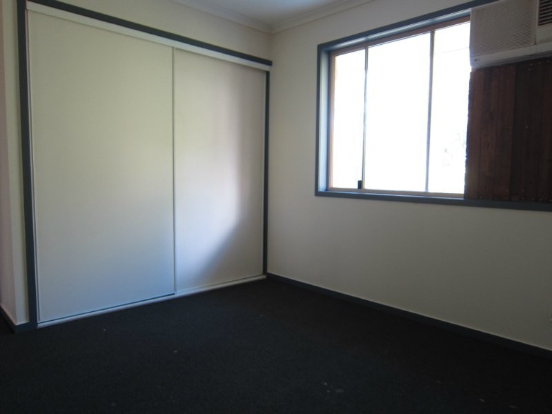 8 Battersby Street, One Mile QLD 4305