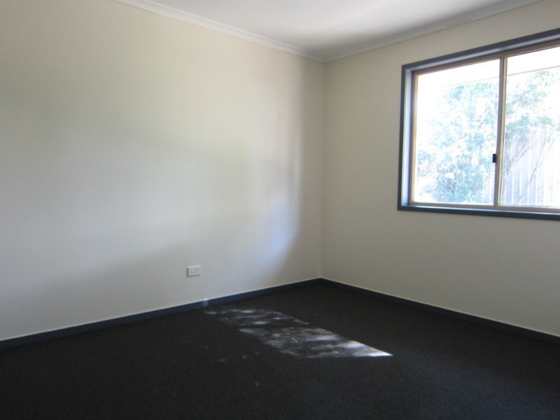 8 Battersby Street, One Mile QLD 4305