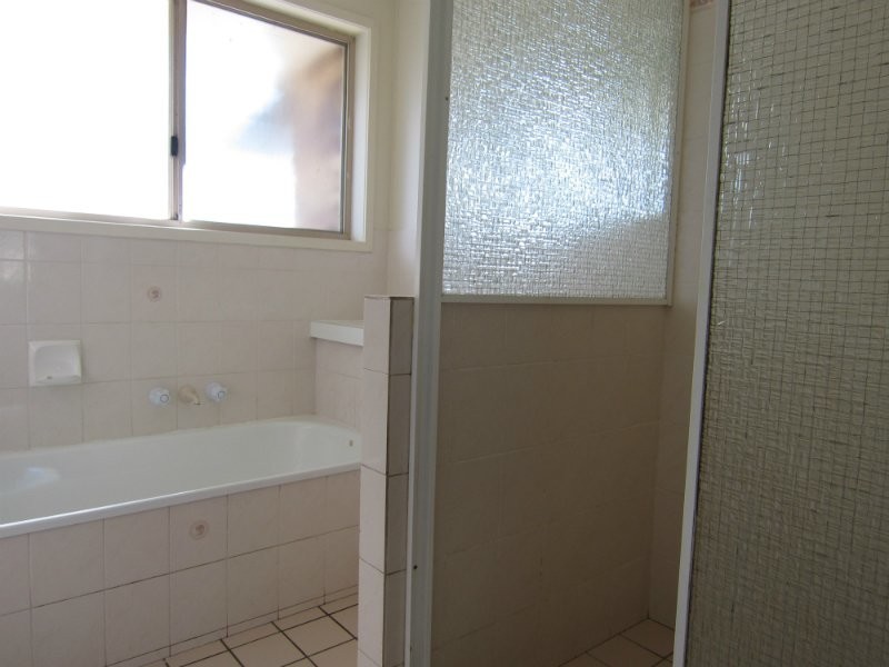 8 Battersby Street, One Mile QLD 4305