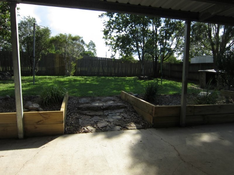 8 Battersby Street, One Mile QLD 4305