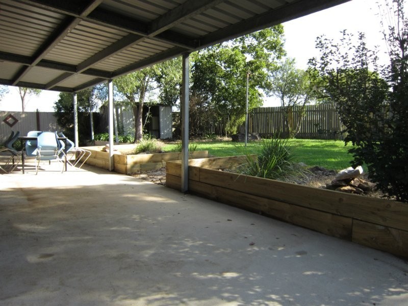 8 Battersby Street, One Mile QLD 4305