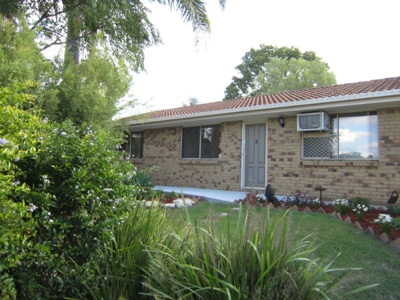 8 Battersby Street, One Mile QLD 4305