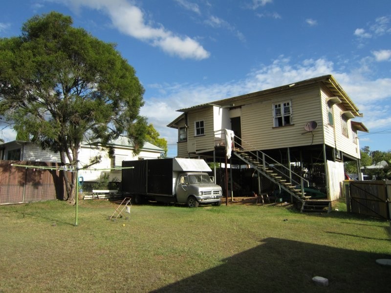6 Alice Street, Blackstone QLD 4304