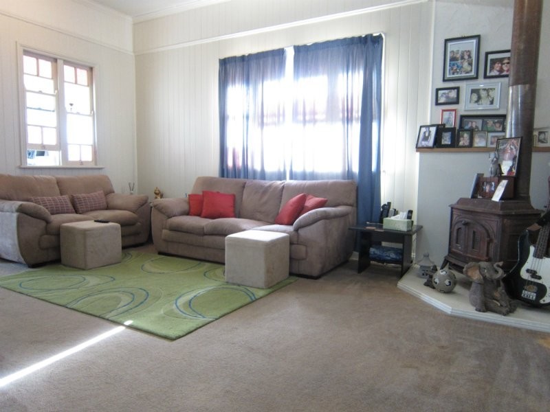 6 Alice Street, Blackstone QLD 4304