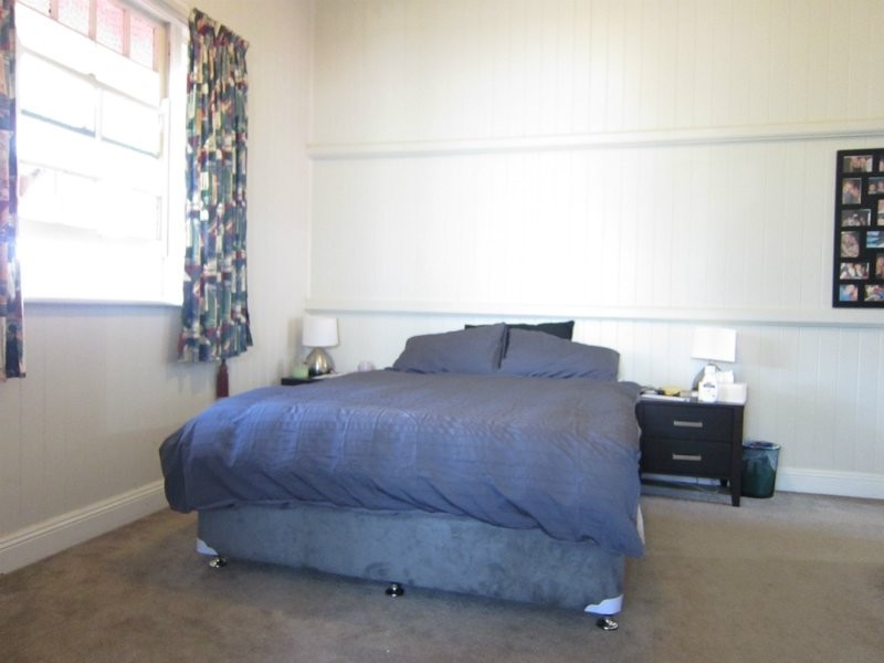 6 Alice Street, Blackstone QLD 4304