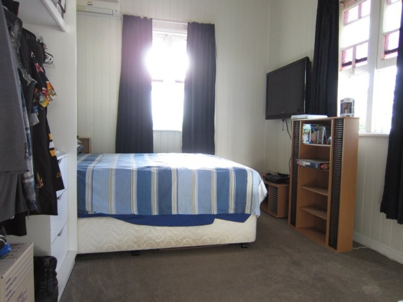 6 Alice Street, Blackstone QLD 4304