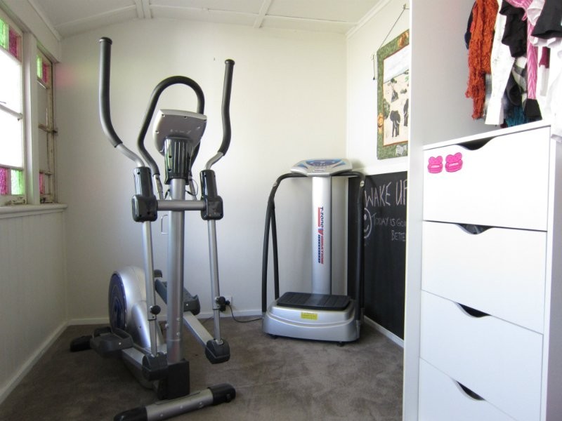 6 Alice Street, Blackstone QLD 4304