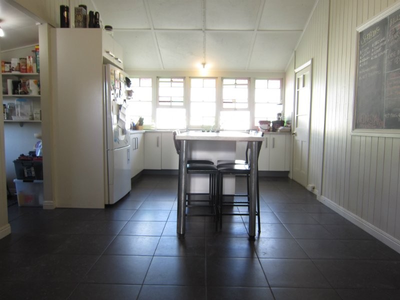 6 Alice Street, Blackstone QLD 4304