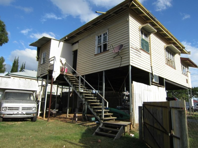 6 Alice Street, Blackstone QLD 4304