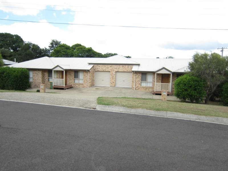 1 & 2/28 North Station Road, North Booval QLD 4304
