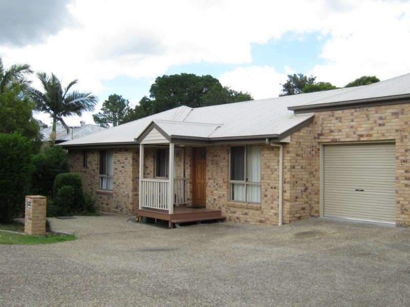 1 & 2/28 North Station Road, North Booval QLD 4304