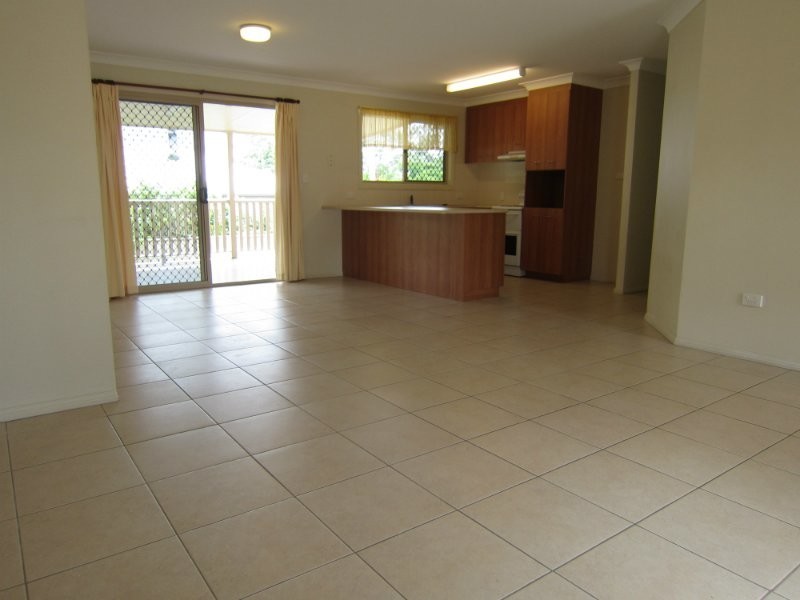 1 & 2/28 North Station Road, North Booval QLD 4304