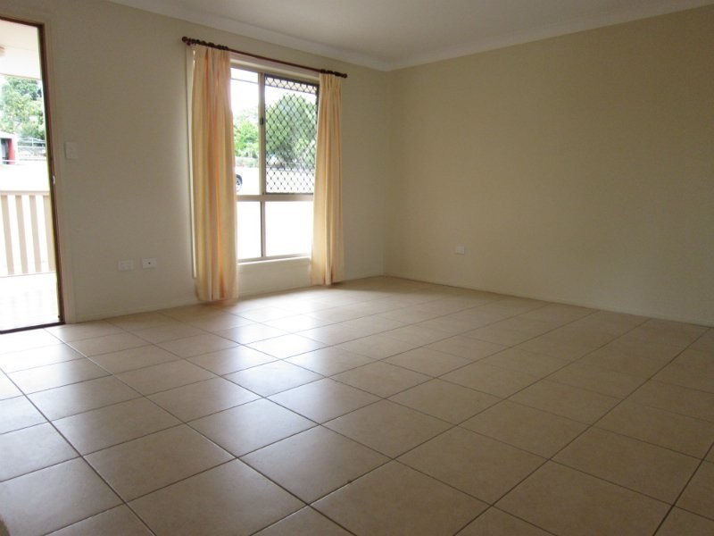 1 & 2/28 North Station Road, North Booval QLD 4304