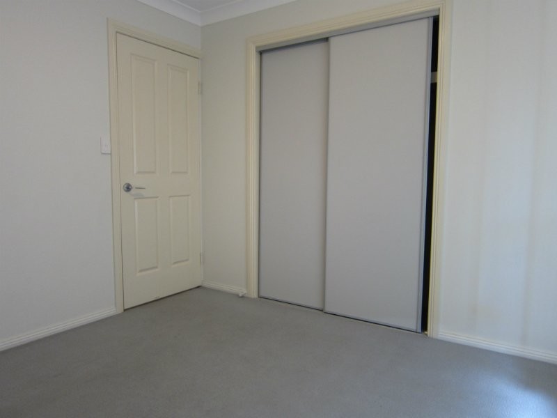 1 & 2/28 North Station Road, North Booval QLD 4304