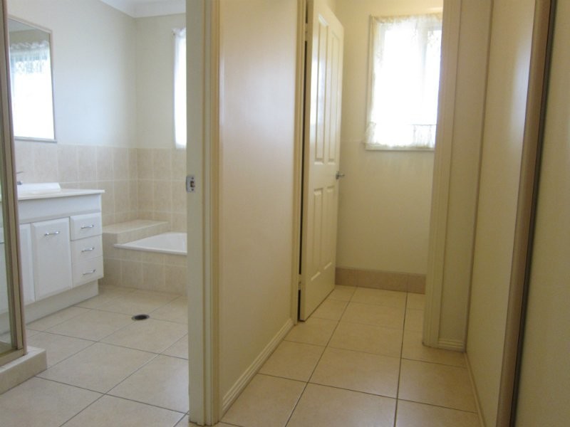 1 & 2/28 North Station Road, North Booval QLD 4304