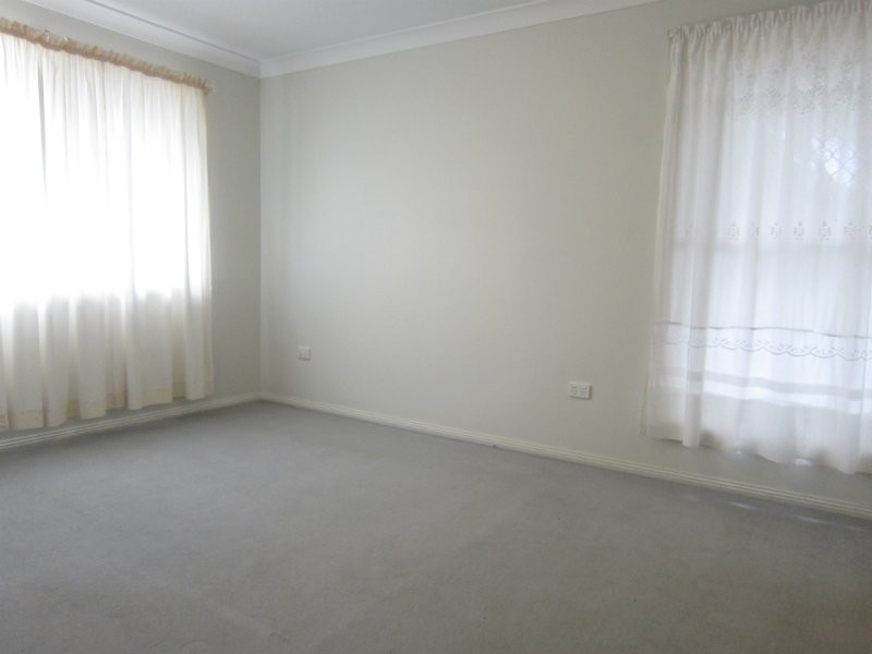 1 & 2/28 North Station Road, North Booval QLD 4304