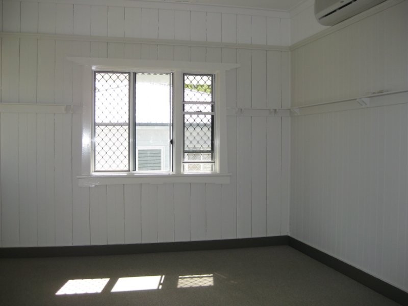 19 Rex Street, Eastern Heights QLD 4305