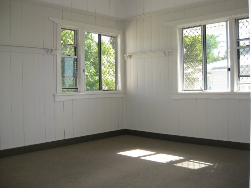 19 Rex Street, Eastern Heights QLD 4305