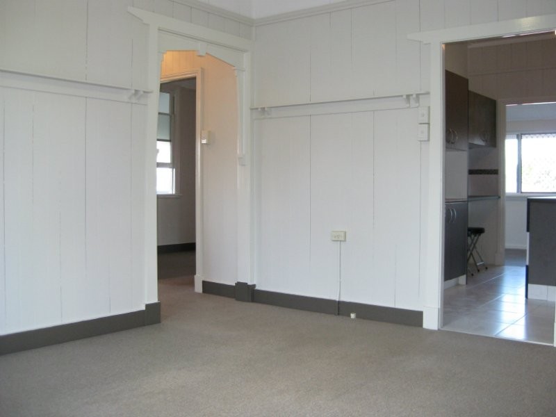 19 Rex Street, Eastern Heights QLD 4305