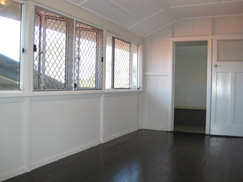 19 Rex Street, Eastern Heights QLD 4305