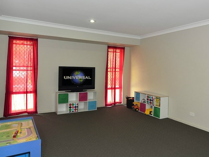 53 Cabernet Crescent, Pine Mountain QLD 4306