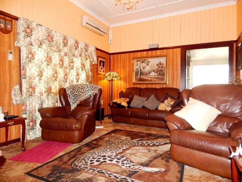 5 Taylor Street, Dinmore QLD 4303