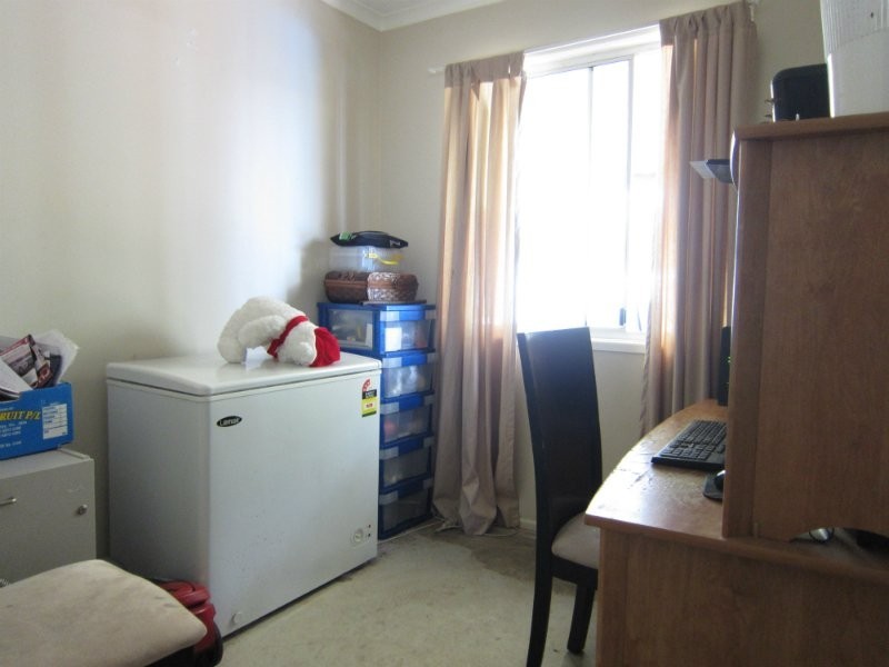 1 Saunders Street, Flinders View QLD 4305