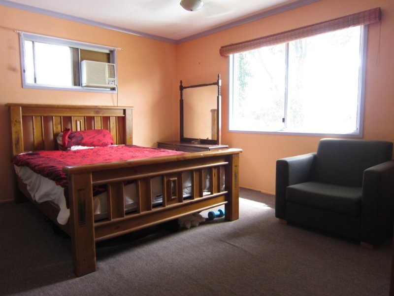 1 Saunders Street, Flinders View QLD 4305