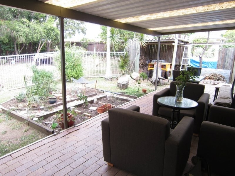 1 Saunders Street, Flinders View QLD 4305